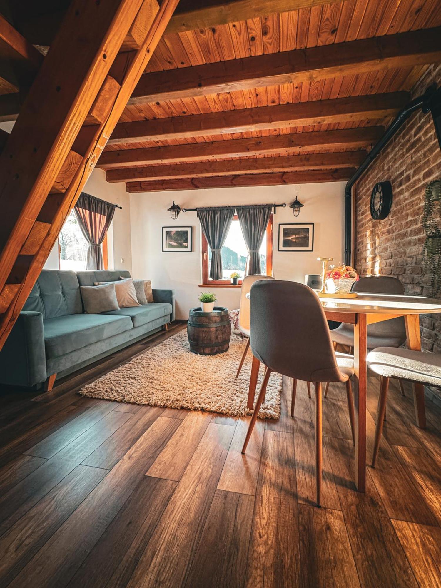 Woodenhouse With Two Apartments Otocac Exterior photo